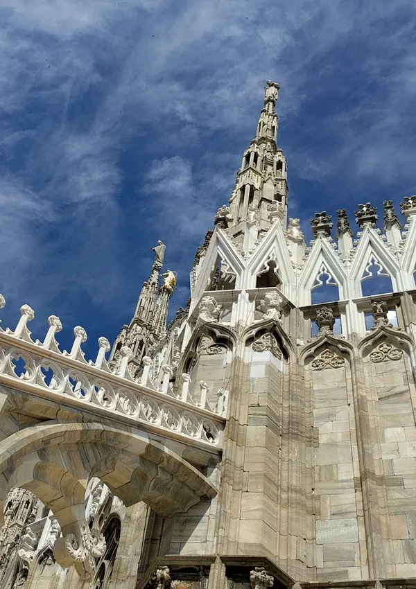 discover-milan-from-duomos-rooftop-terraces